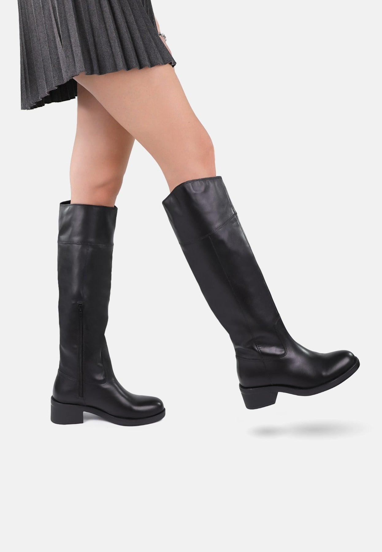 Stivali da donna in vera pelle: eleganza senza tempo Scopri Ora