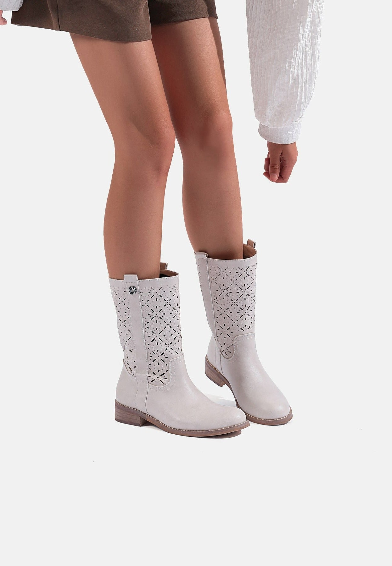 Stivali al polpaccio estivi: tacco comodo Scegli il colore per