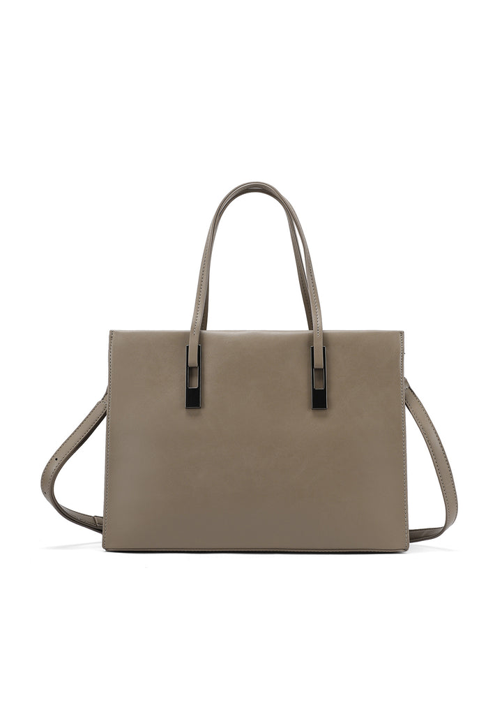 borsa in ecopelle con dettagli metallici sui manici, capiente e chic