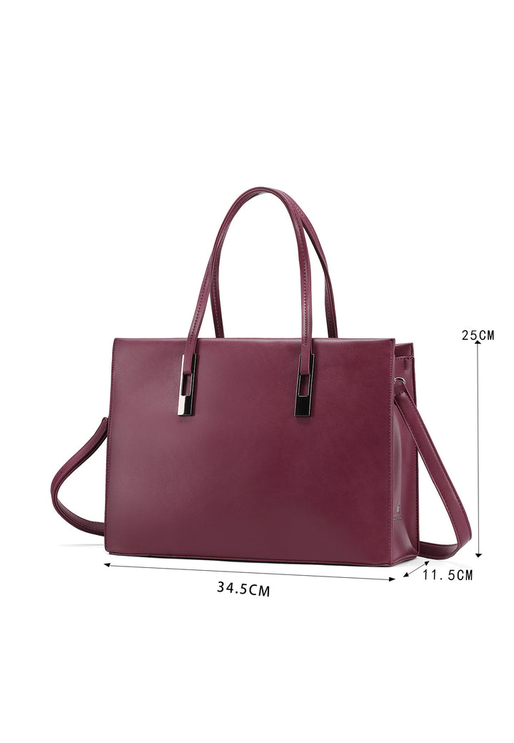 borsa in ecopelle con dettagli metallici sui manici, capiente e chic