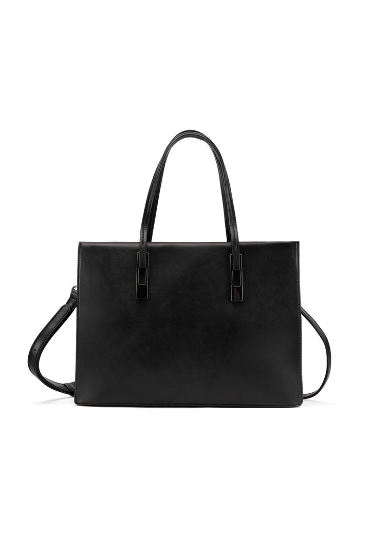 borsa in ecopelle con dettagli metallici sui manici, capiente e chic