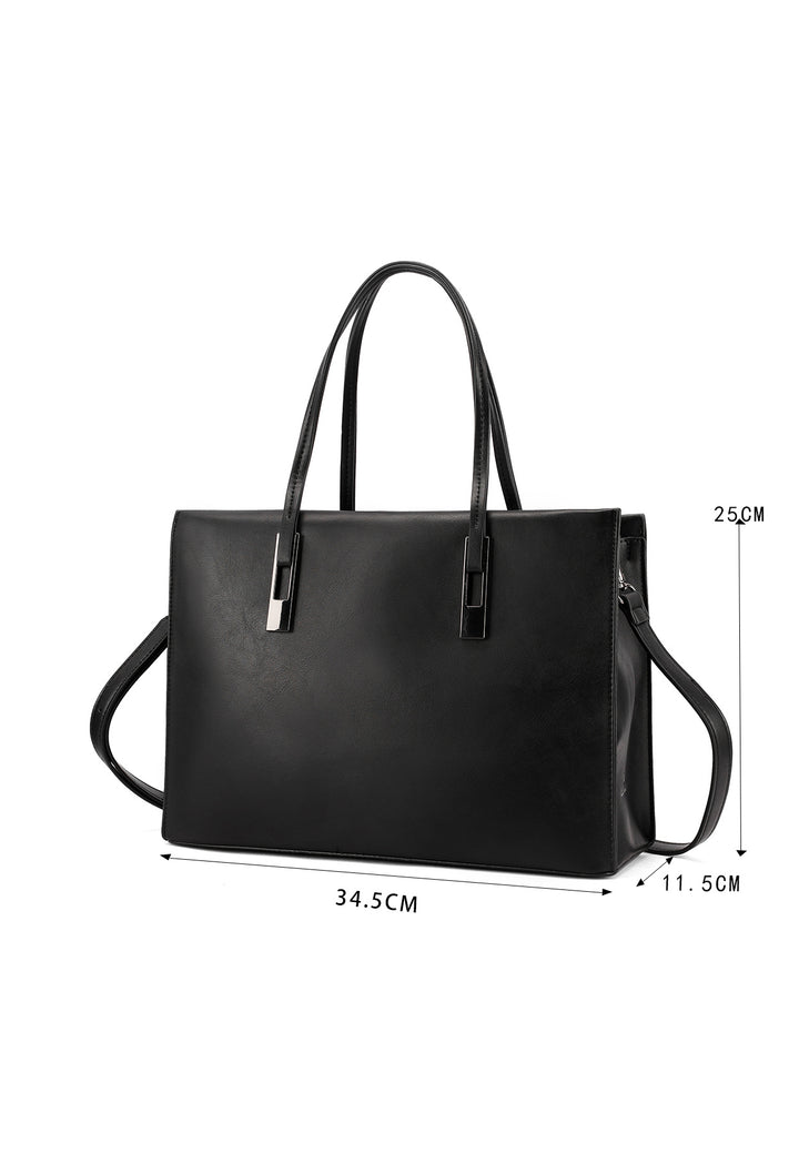 borsa in ecopelle con dettagli metallici sui manici, capiente e chic