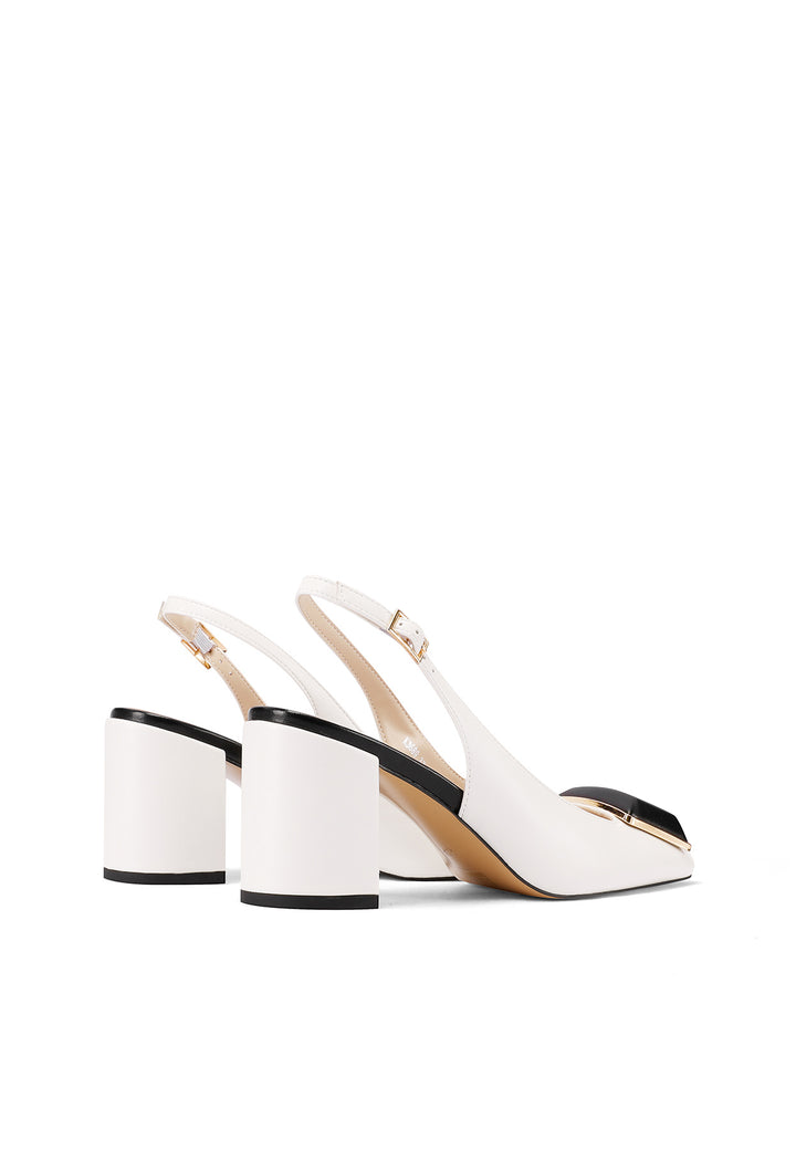 Décolleté slingback con tacco medio e gioiello colore bianco