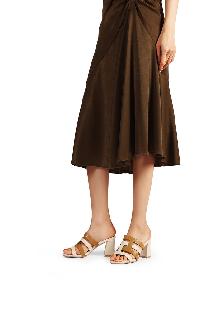 Sandali con fasce e tacco medio color beige