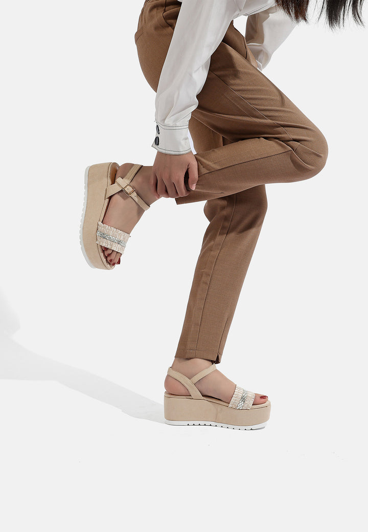 sandali da donna colore beige con plateau fascia con strass e cinturino