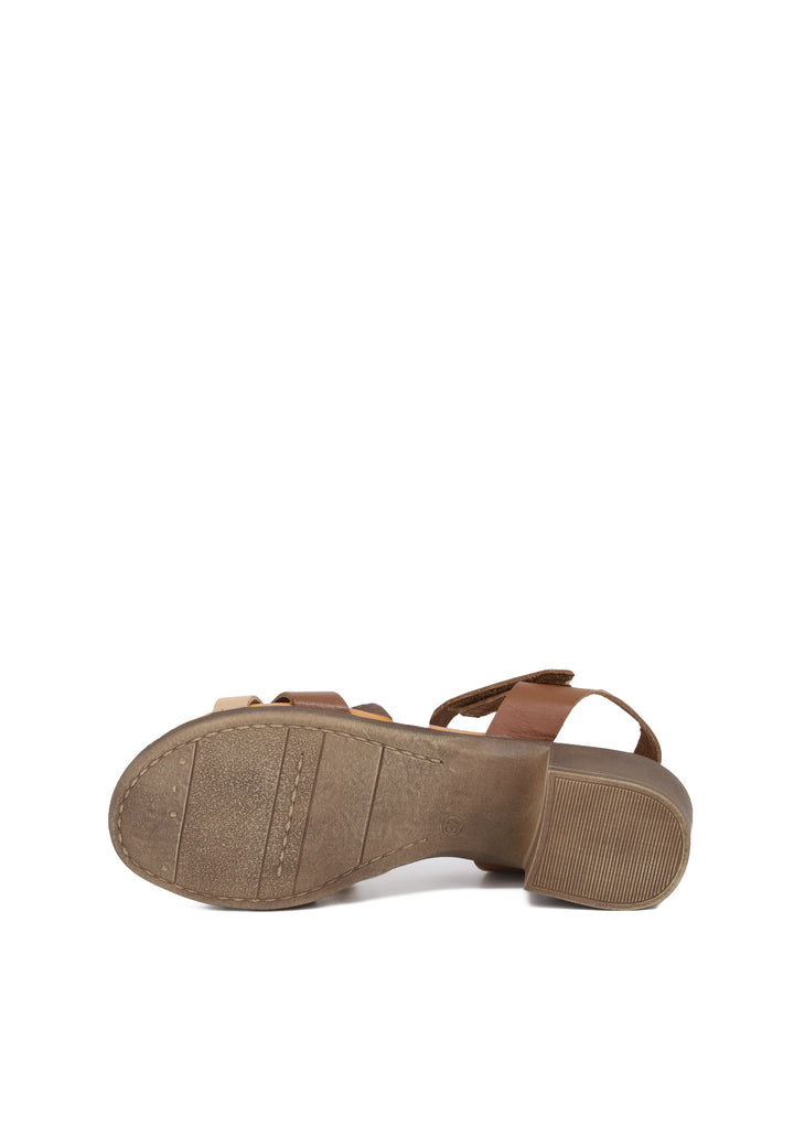 Sandalo con fasce e cinturino in pelle vera color sabbia e bianco con tacco basso
