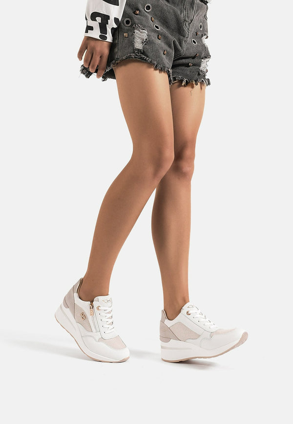 Sneakers stringate da donna in vera pelle colore bianco e beige
