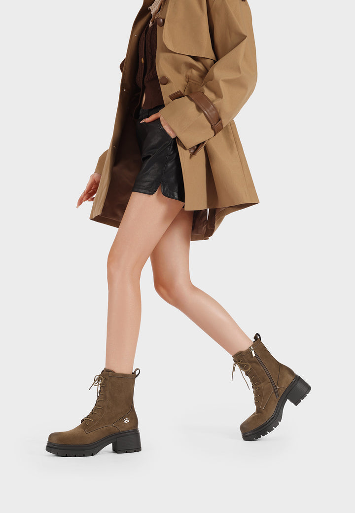 Anfibi donna in camoscio con tacco largo e suola carrarmato khaki