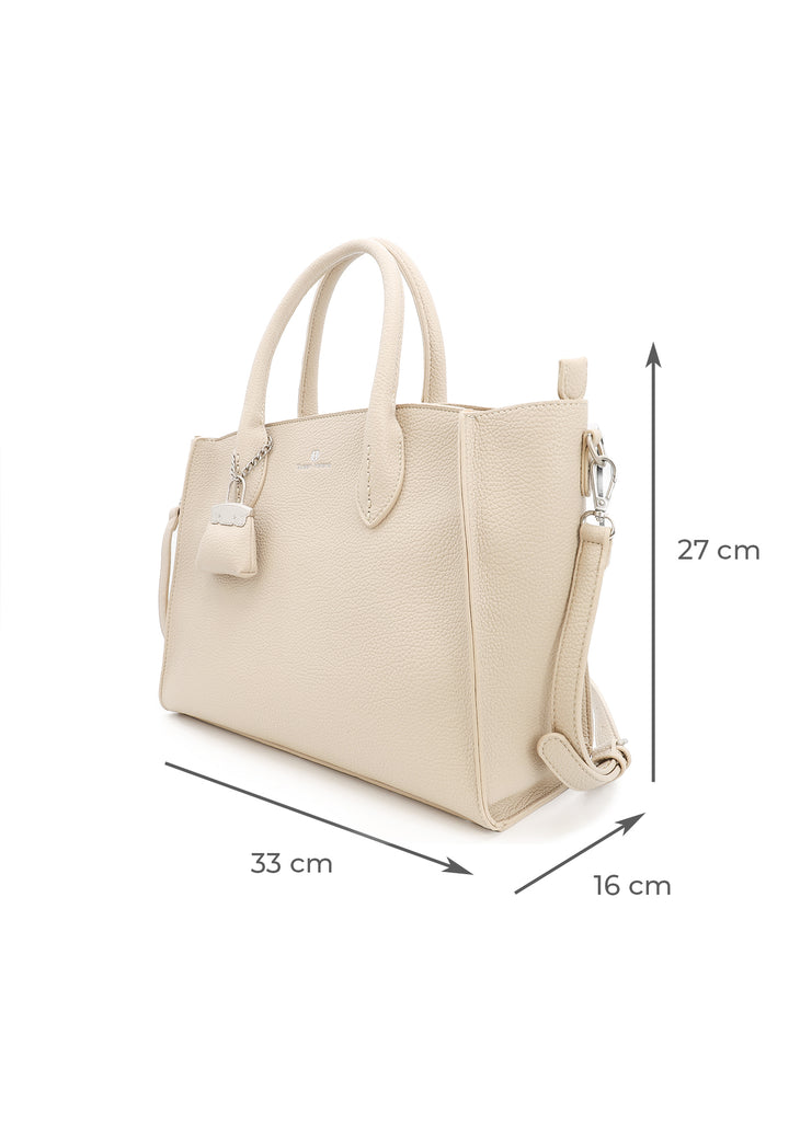 Borsa donna a mano in pelle con tracolla e charm decorativo beige