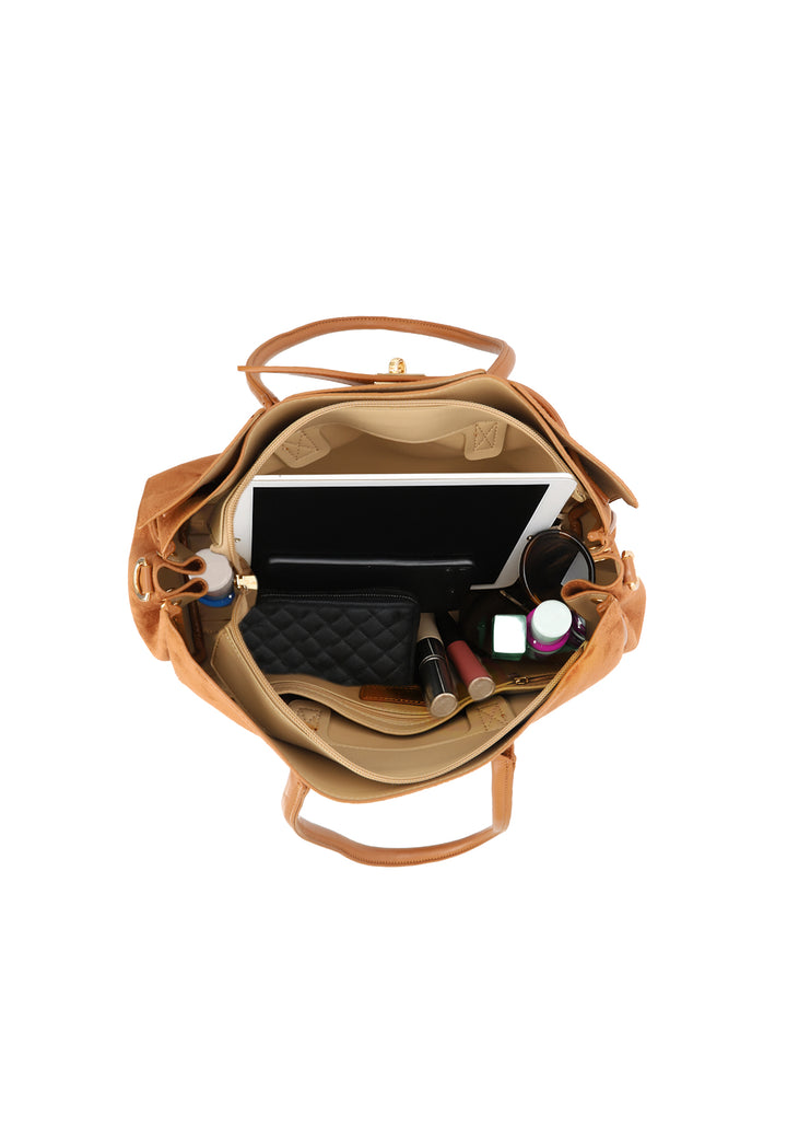 Borsa donna a mano in suede con tracolla e chiusura con fibbia cuoio