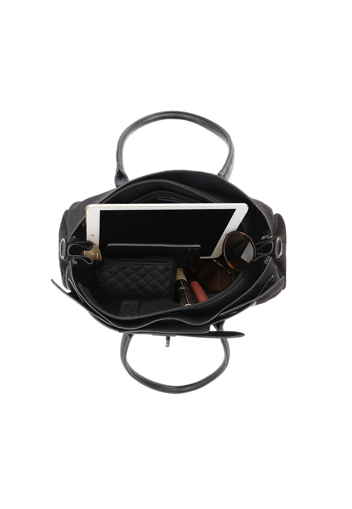Borsa donna a mano in suede con tracolla e chiusura con fibbia nera