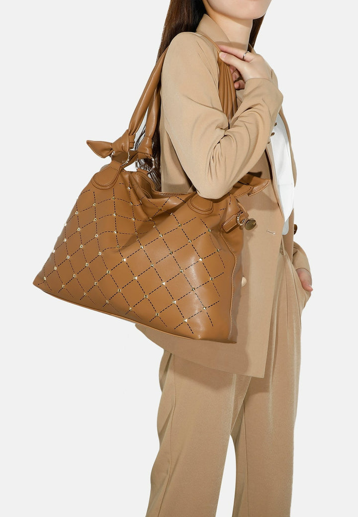 borsa da spalla con tracolla e borchie colore marrone
