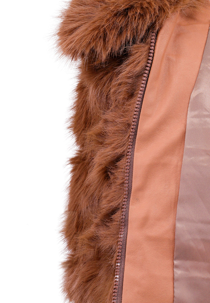 Cappotto corto in eco pelliccia con zip da donna colore cammello