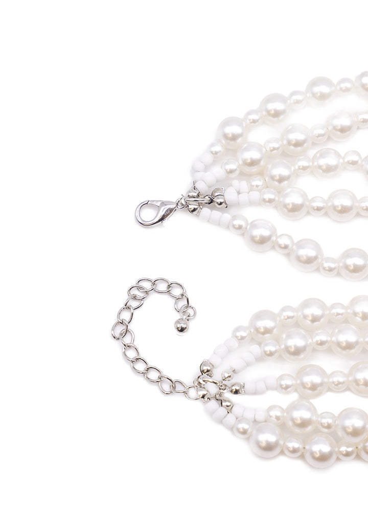 Collana lunga di perle con qualche perla più grande colore bianco