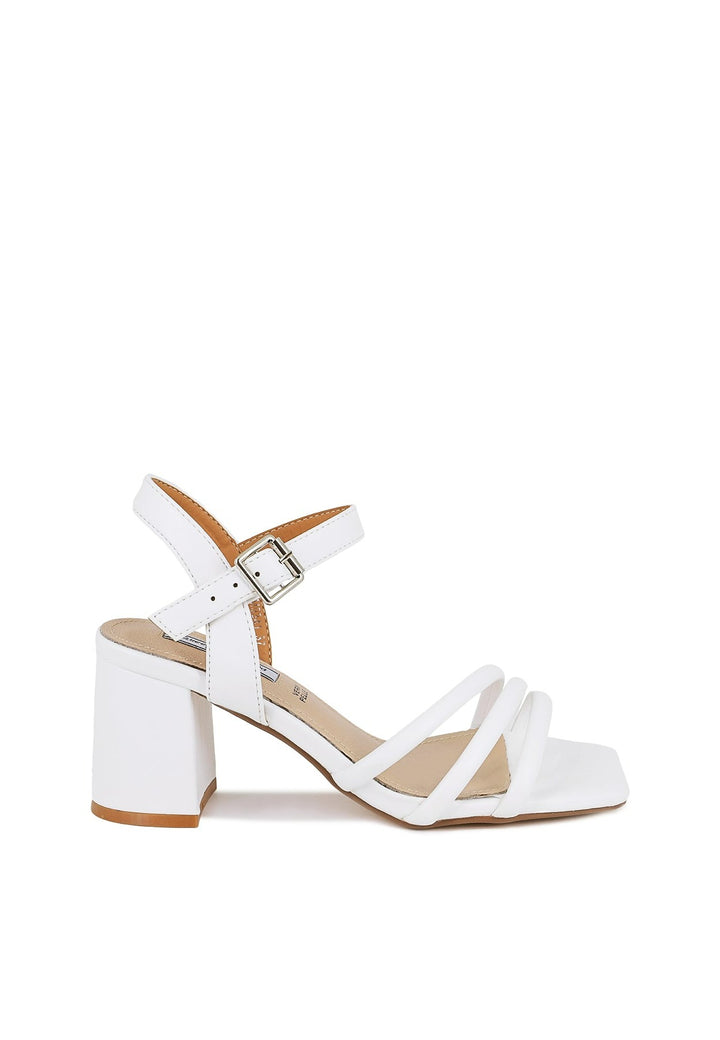 sandalo da donna in ecopelle colore bianco con tacco 7 cm e cinturino alla caviglia