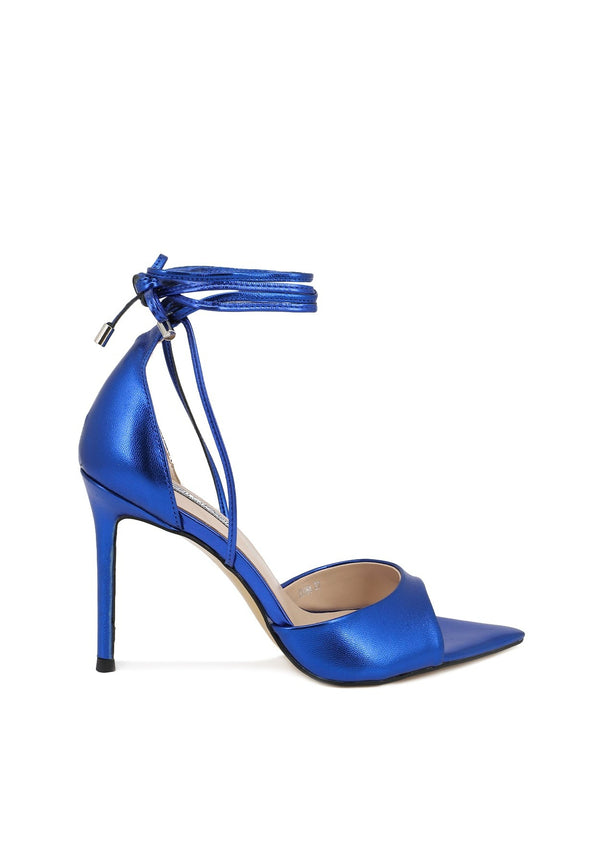 scarpe decollete con punta aperta colore blu tacco a spillo e lacci alla caviglia