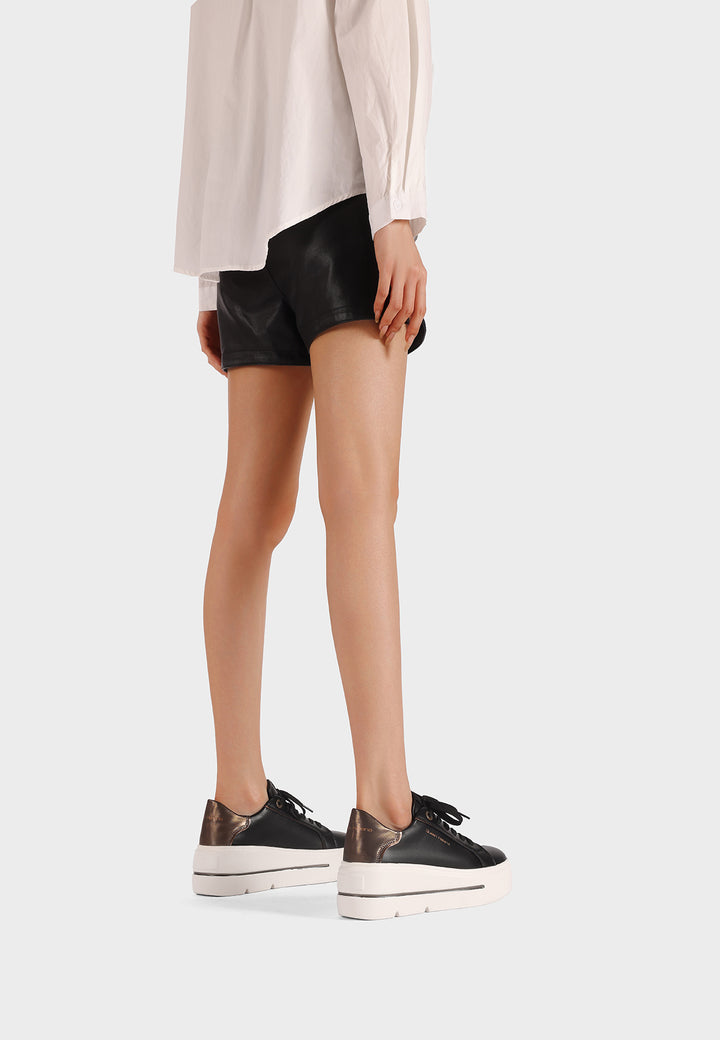 scarpe sneakers nere suola alta con lacci