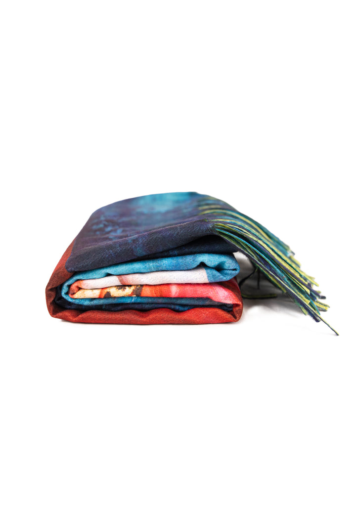 sciarpa in pura viscosa con disegno queen helena blu