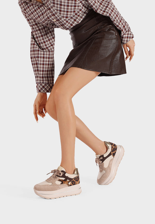 Sneaker da donna in microfibra multicolor con suola platform alta e punta tonda