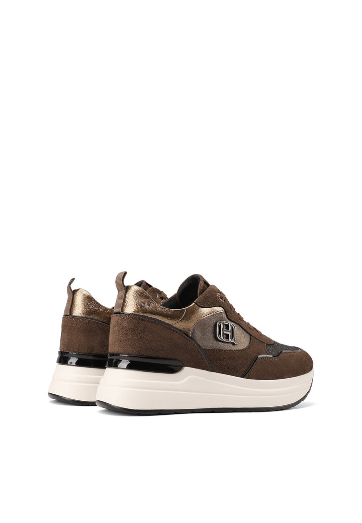 Sneakers da donna con zeppa media, logo laterale e dettaglio metallico