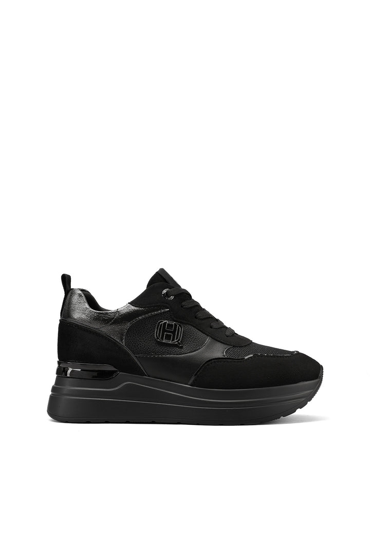 Sneakers da donna con zeppa media, logo laterale e dettaglio metallico