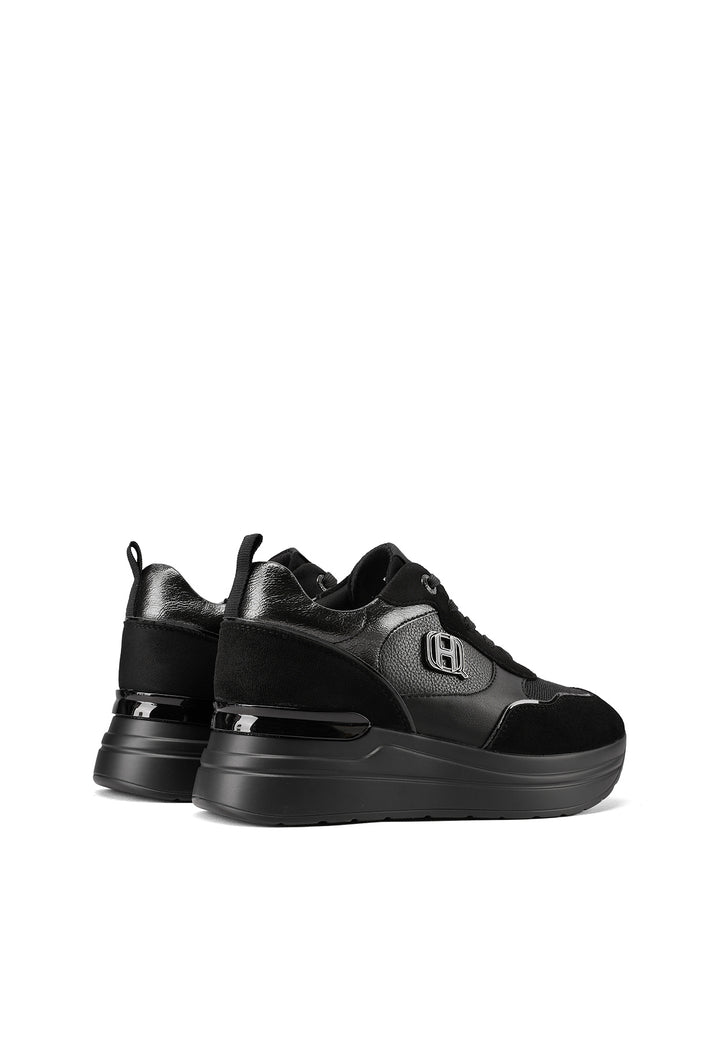 Sneakers da donna con zeppa media, logo laterale e dettaglio metallico