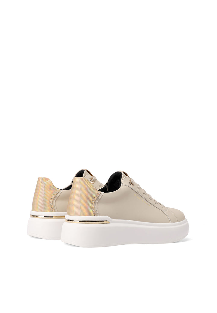 sneakers in ecopelle beige con suola alta platform bianca e lacci