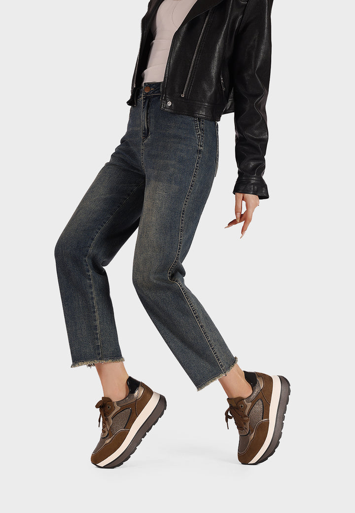Sneakers da donna minimal in ecopelle e tessuto con suola platform