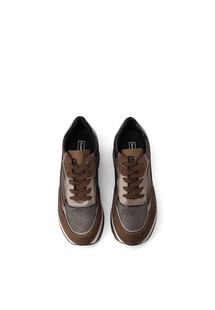 Sneakers da donna minimal in ecopelle e tessuto con suola platform