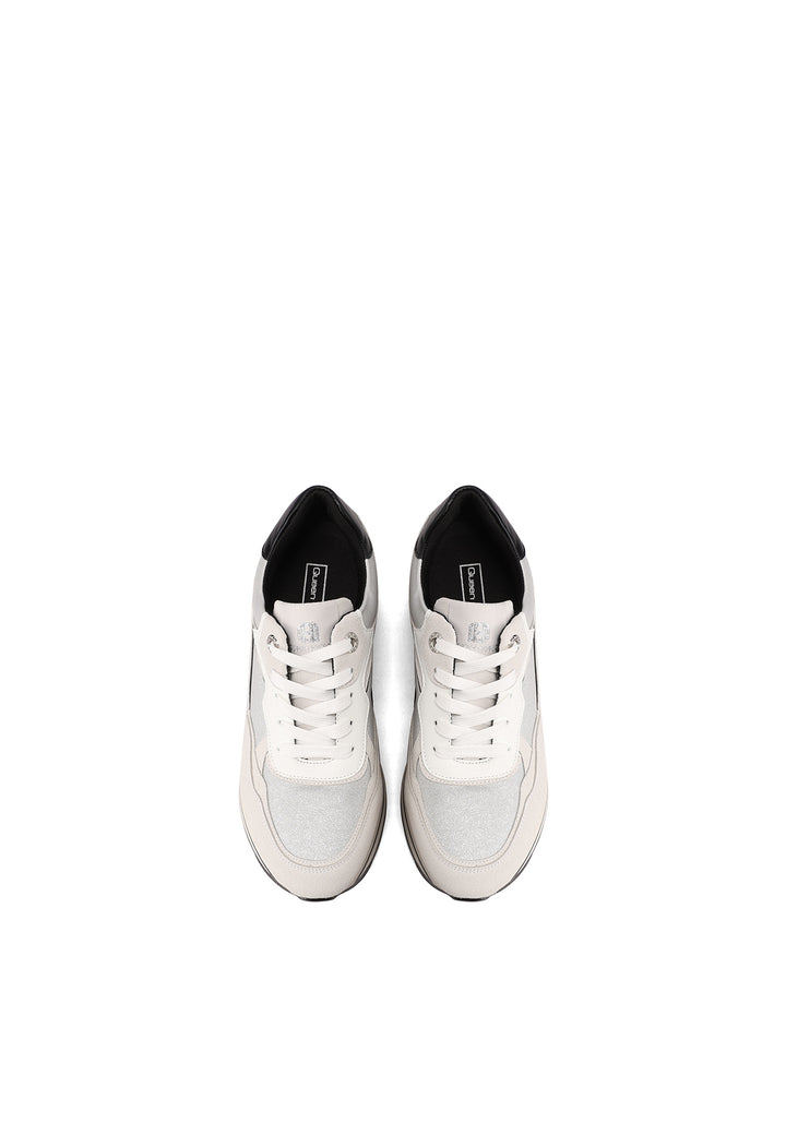 Sneakers da donna platform con zeppa alta e dettagli neri a contrasto