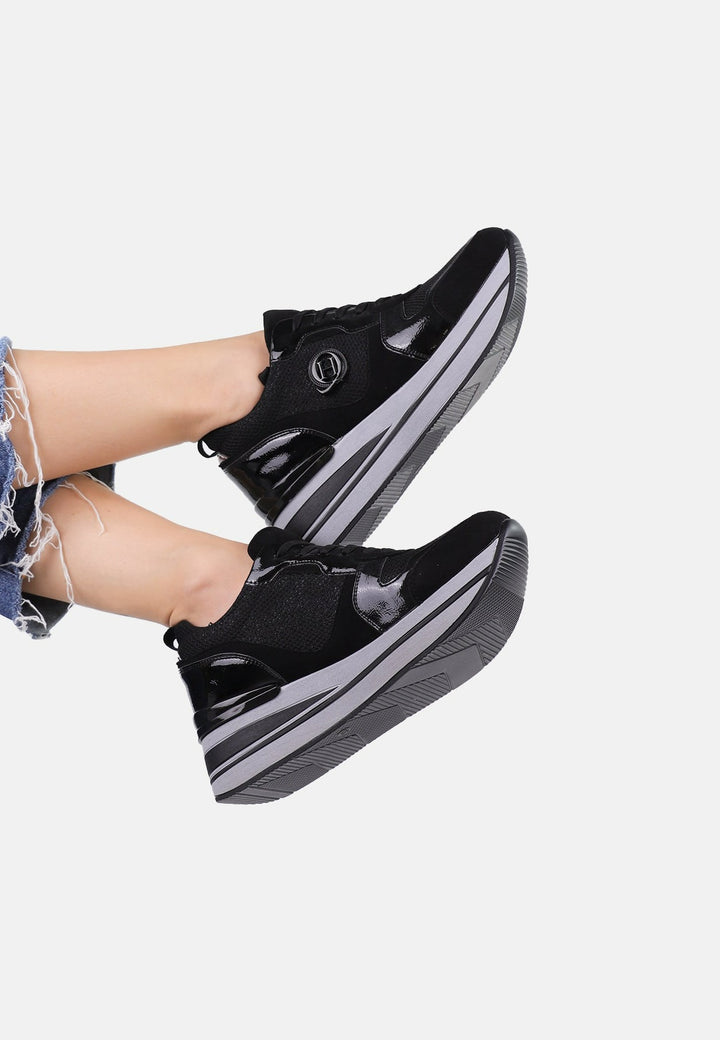 sneakers con platform da donna colore nero con logo laterale