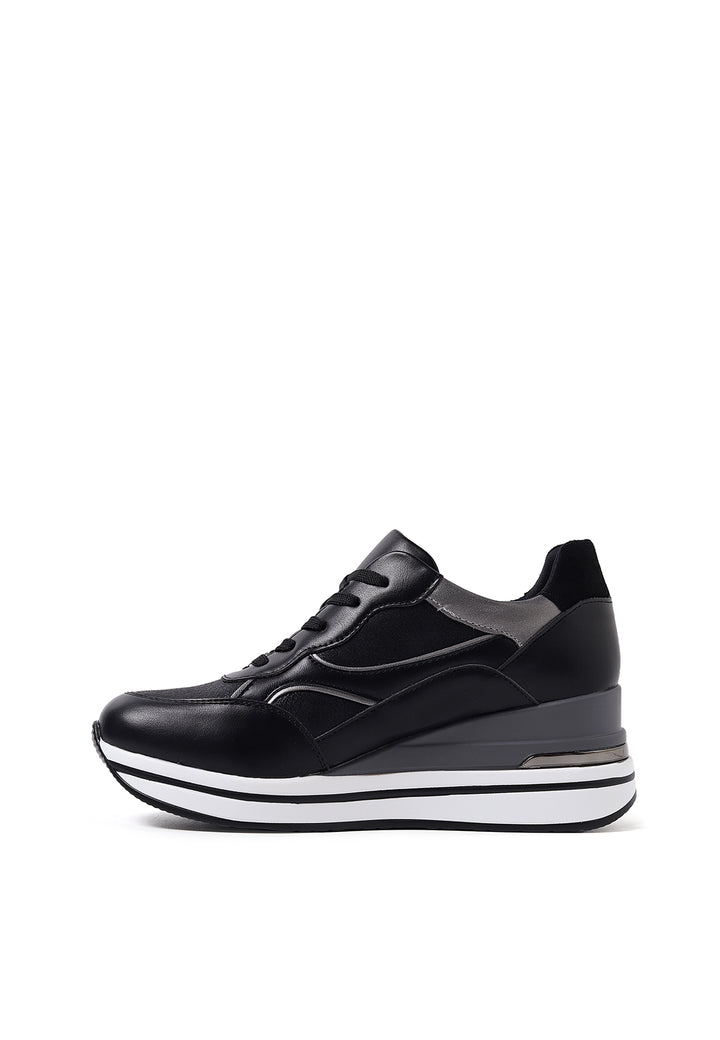 sneakers stringate colore nero con platform e dettagli argento