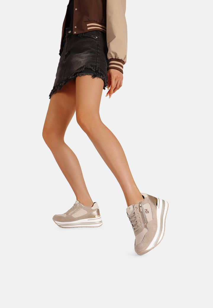 Sneakers in vera pelle stringate con suola alta colore khaki