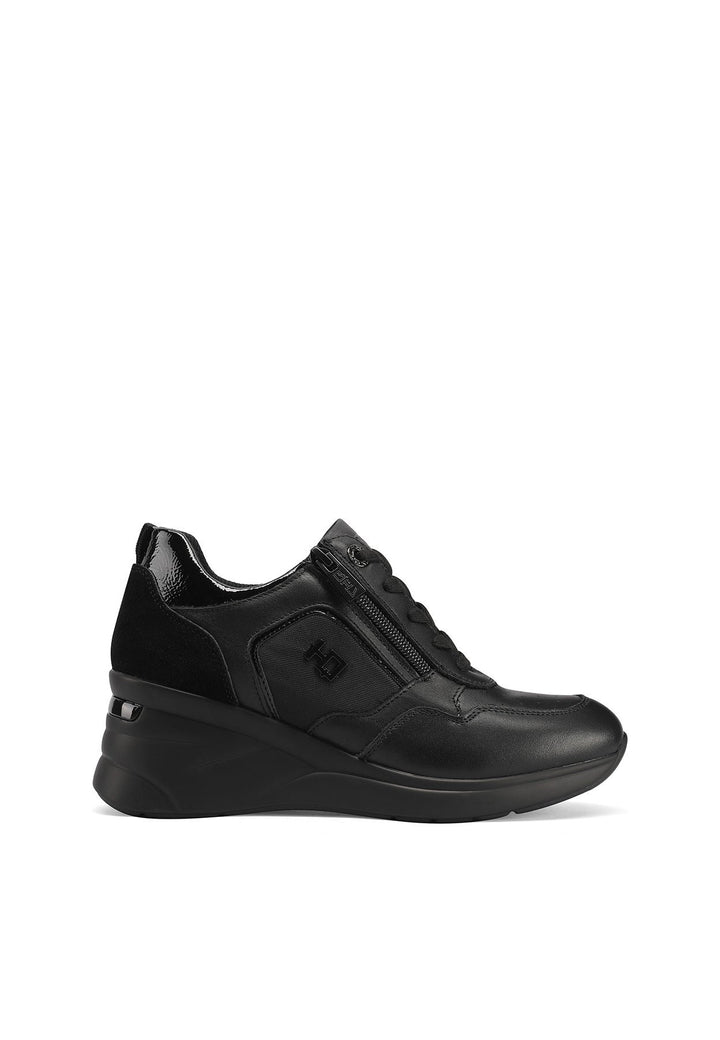 Sneakers stringate in vera pelle con zeppa colore nero