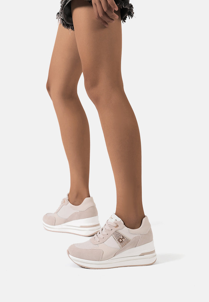 Sneakers da donna stringate in vera pelle con plateau colore beige