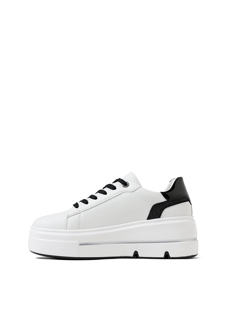Sneakers stringate da donna colore bianco e nero con platform