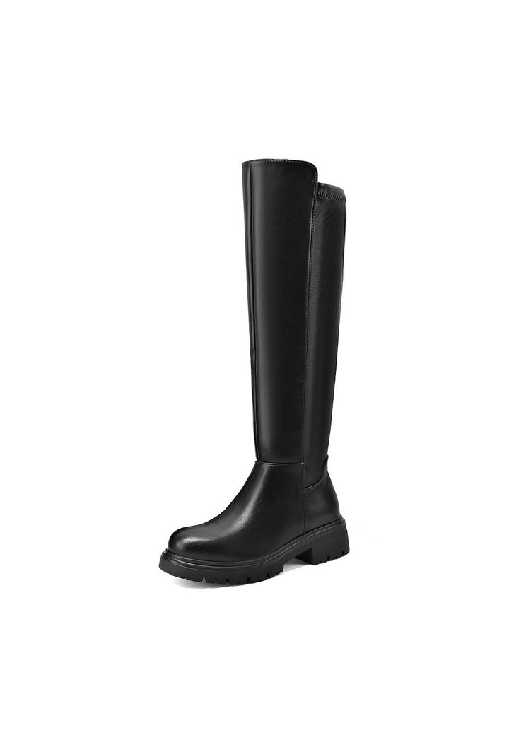 Stivali donna alti con suola carrarmato e linea minimal elegante