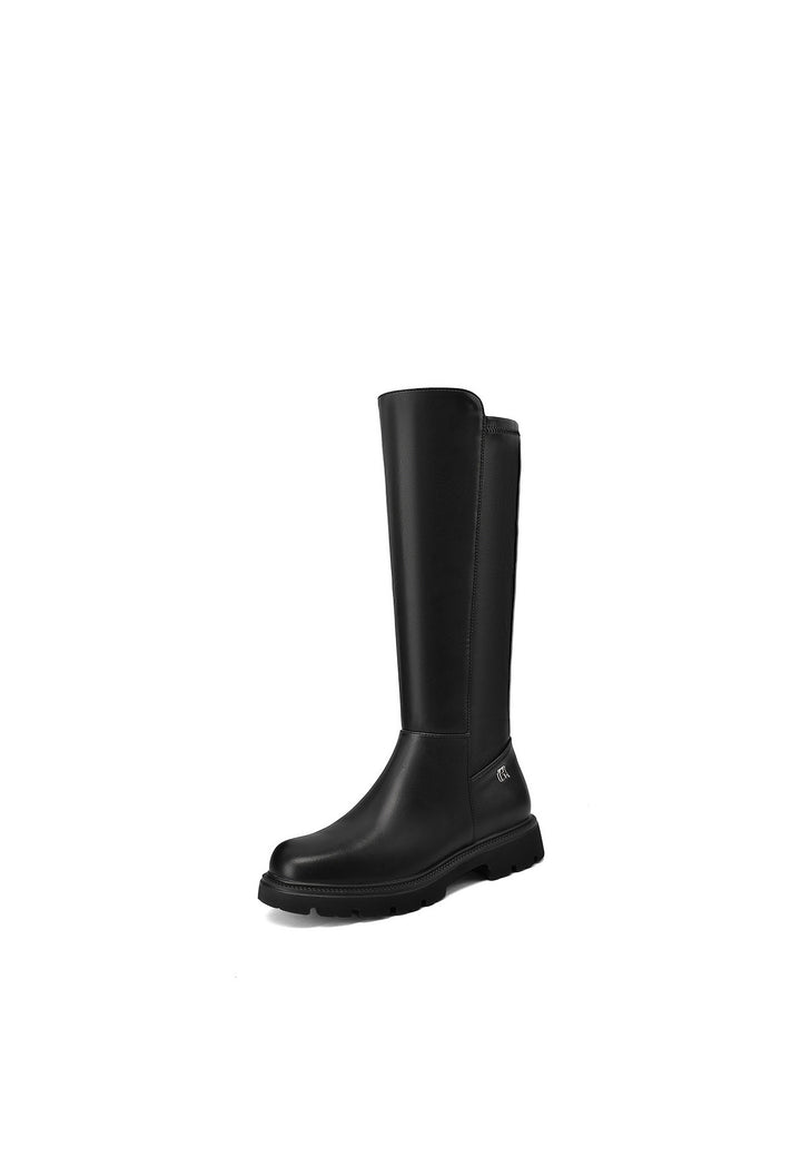Stivali donna alti con suola carrarmato robusta e design minimal