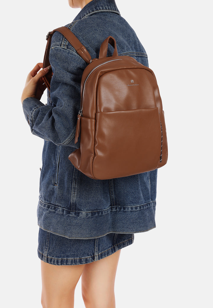 Zainetto donna grande in ecopelle con tasca frontale marrone